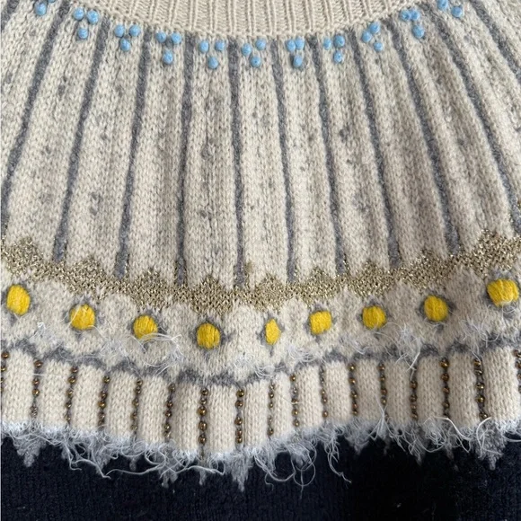 Style & Co. Navy and Cream Sweater Size L with Yellow Accents - Picture 4 of 9